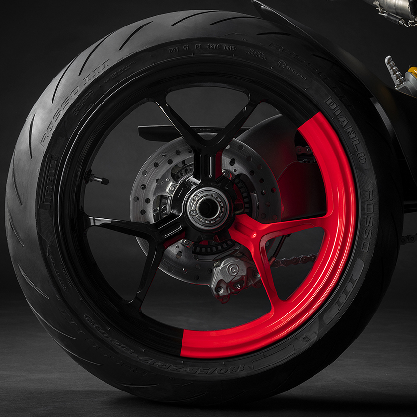 DUCATI MOTO HYPERMOTARD 950 RVE CONCEPT 2022 ROJO 950CC